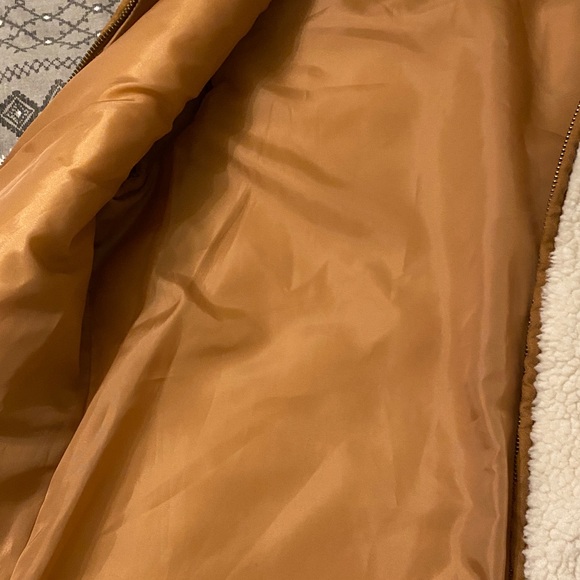 Old Navy Cream and Tan Reversible Vest - Picture 3 of 4